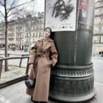 Suzu Hirose Instagram - 弾丸だったけど、やっとおパリの旅は満たされる。たのしかった。バッグのチャックはいつも空いてる

@louisvuitton 
#LVFW24