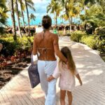 Jésica Cirio Instagram - 8 DE MARZO - DÍA DE LA MUJER
Un nuevo año para disfrutar lo conquistado y seguir avanzando. Para apropiarnos de los espacios que nos pertenecen sin sentir que tenemos que pedir permiso.

Para recordar que todavía hoy las mujeres somos víctimas de muchas formas de violencia y eso se tiene que terminar.
Para entender que, si somos quienes más nos juzgamos en lugar de mirarnos de forma amorosa, nos debilitamos.

Para protegernos entre nosotras de la mirada poco constructiva del afuera, que muchas veces nos lleva puestas. Y para ser un poco más compasivas en lo personal, porque a veces los cambios suceden cuando una puede.

Las (nos) abrazo fuerte y deseo que podamos ser mejores ejemplos de las que vienen atrás nuestro. 💜
