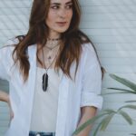 Amina Khalil Instagram – كل سنة وانتم طيبين ✨ 
رمضان كريم 🤍🙏🏼 
Wishing everyone a blessed month ahead.. 
May you all find peace, love and balance throughout 🪷 

Feels very different this year to not be working on a show for the first time after 13 years.. the endless days and nights on set.. the excitement of the first airing.. the billboards on the streets.. can’t say i dont miss it, because ofcourse a part of me does.. 
But, im so grateful for the things I was able to accomplish and experience nevertheless.. 
Taking time to reflect, relax, work on myself, and do other things Ive always wanted to do but never had the time to, gives you perspective and really makes you count your blessings.. for even the littlest of things.. 🌿🙏🏼 

Goodluck to all my friends who have Ramadan shows this year, i’ll be watching and supporting you all 🫶🏻 ربنا معاكم يا حبايبي 

Happy Ramadan everybody ! 
Eat. Pray. Love ! 
🤍💫 

Jewelry by: @11_11egypt