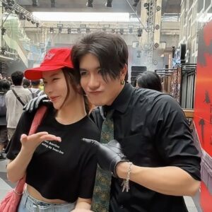 Worranit Thawornwong Instagram - วันเปิดตัววงอย่างเท่ มีคนมารอดูเยอะมาก ภูมิใจในตัวพี่ค่ะ😝❤️ @jirakitth_c @saintaftersix