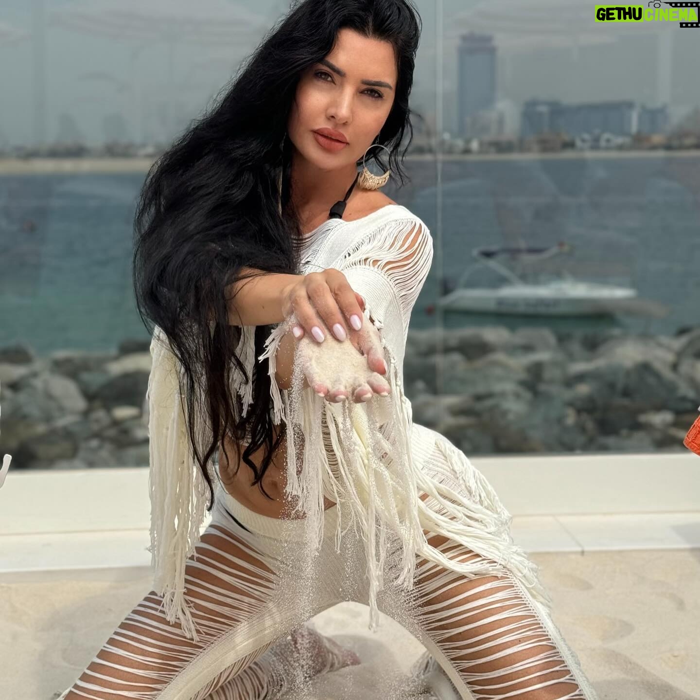 Lamitta Frangieh Instagram - Tulum vibes @FashionNova ππ΄
- sunset in tulum crochet cover up set white
.
.
.
#fashionnovaembassador #fashionnovamodel #fashionnovacurve #usa #lamittafrangieh #dubai#weekend