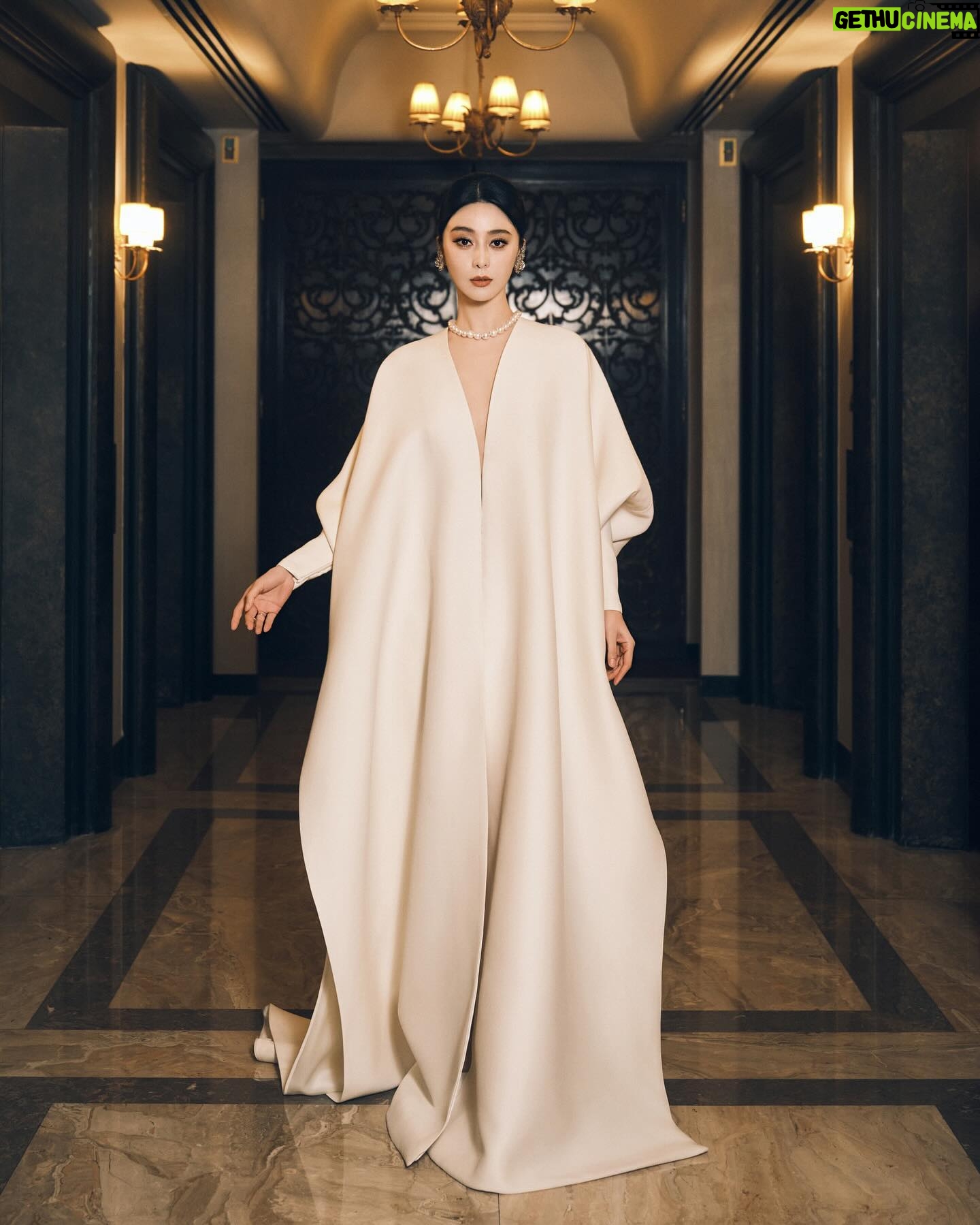 Fan Bingbing Instagram - A night to remember at the 17th Asian Film Awards in Hong Kong, celebrating the talent and passion of the film industry!