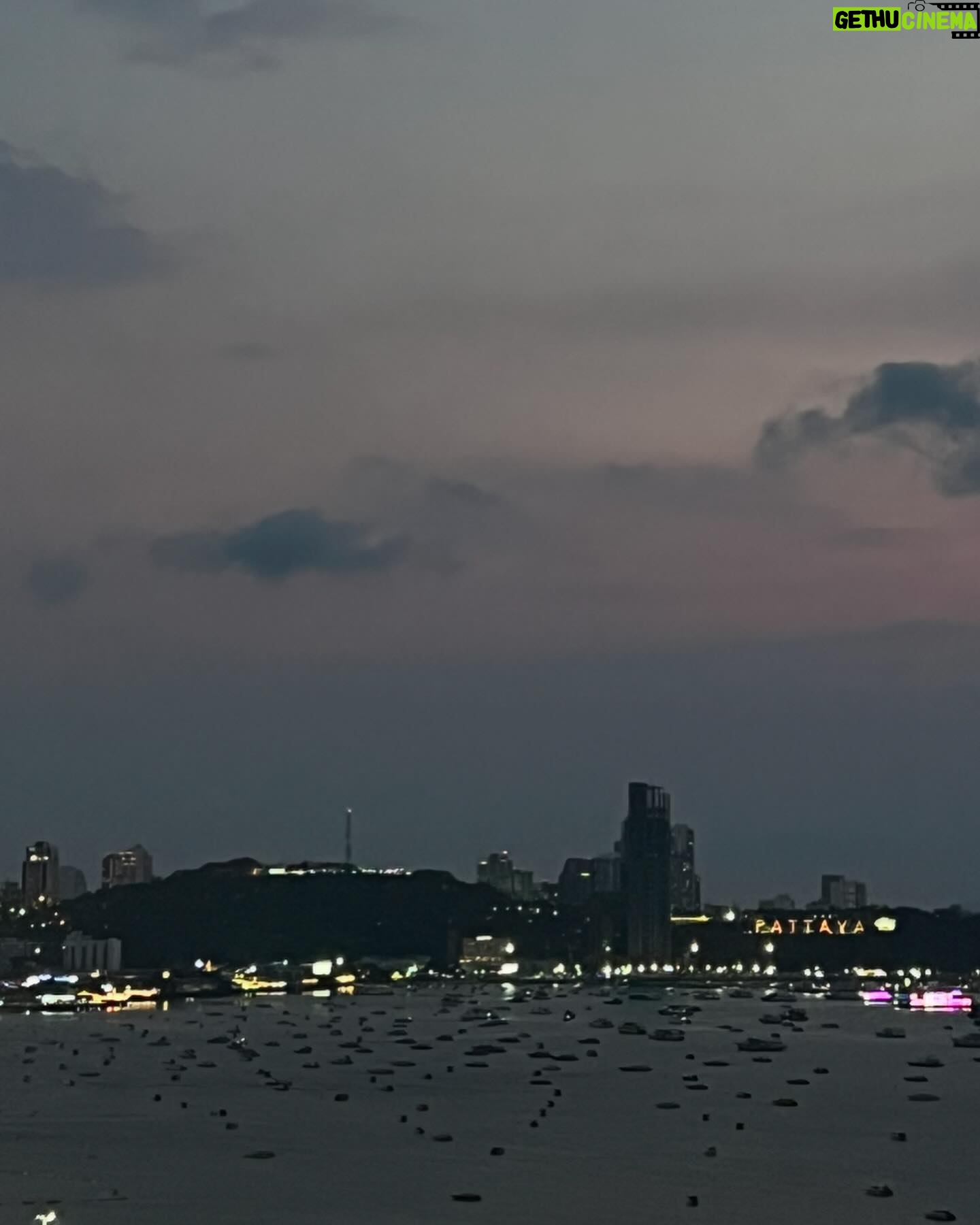 Keerati Mahapreukpong Instagram - π€πππ«Άπ½ never ending birthday surprises for @nae_anothai ~ we love youuuu π€π½π½πβ¨
