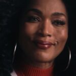 Angela Bassett Instagram - #NatGeoQueens wouldn’t be possible without the work of this phenomenal female-led crew 👑 Now streaming on @DisneyPlus and @hulu.