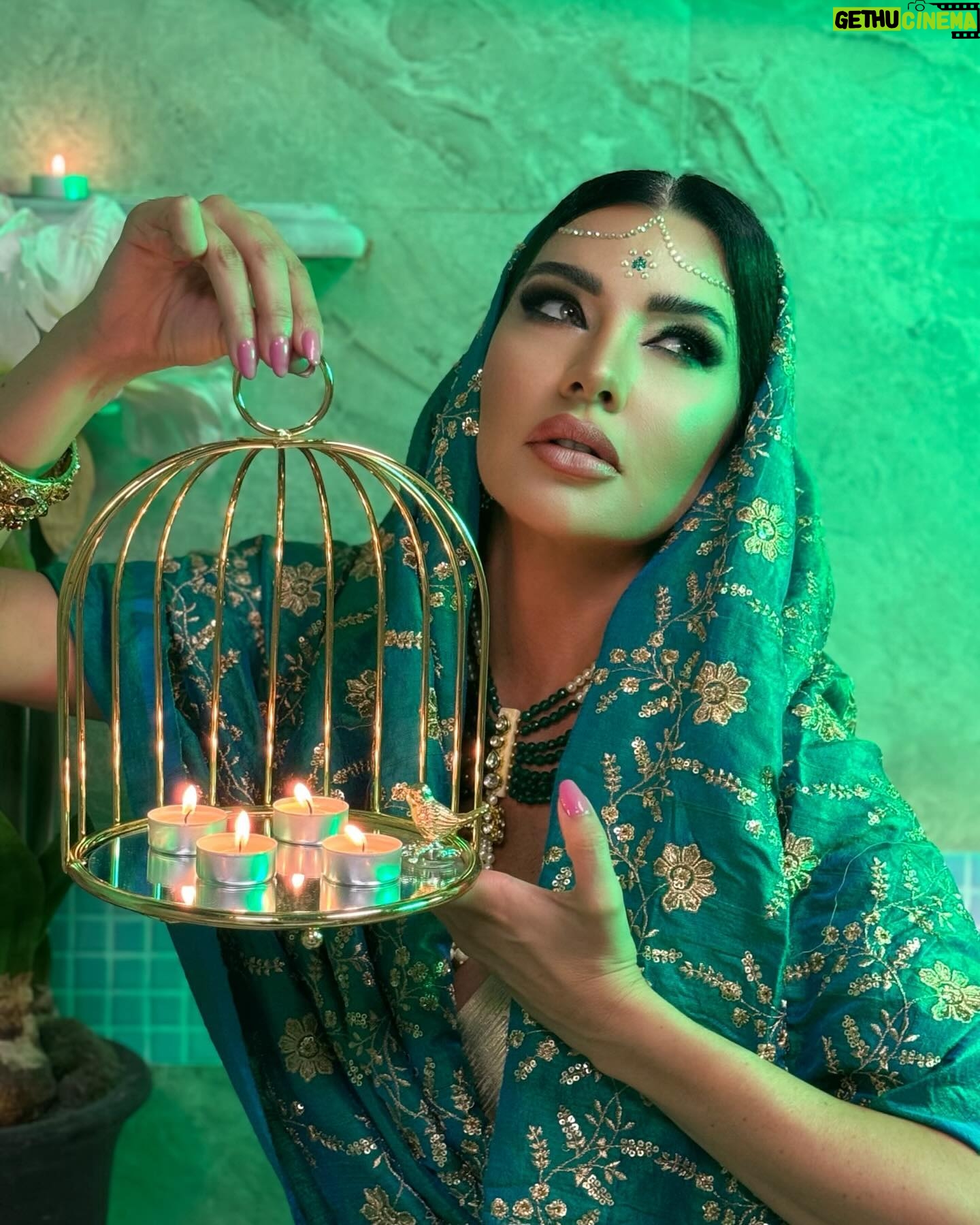 Lamitta Frangieh Instagram - From me and @lasirenegroup we wish you a Ramadan Kareem π May your month be filled with much love and blessings π
.
.
.
#ramadankareem #ramadanmubarak #ramadanvibes #dubai#india#mumbai #bollywood #bollywoodstyle #bollywoodmovies #actress#lamittafrangieh