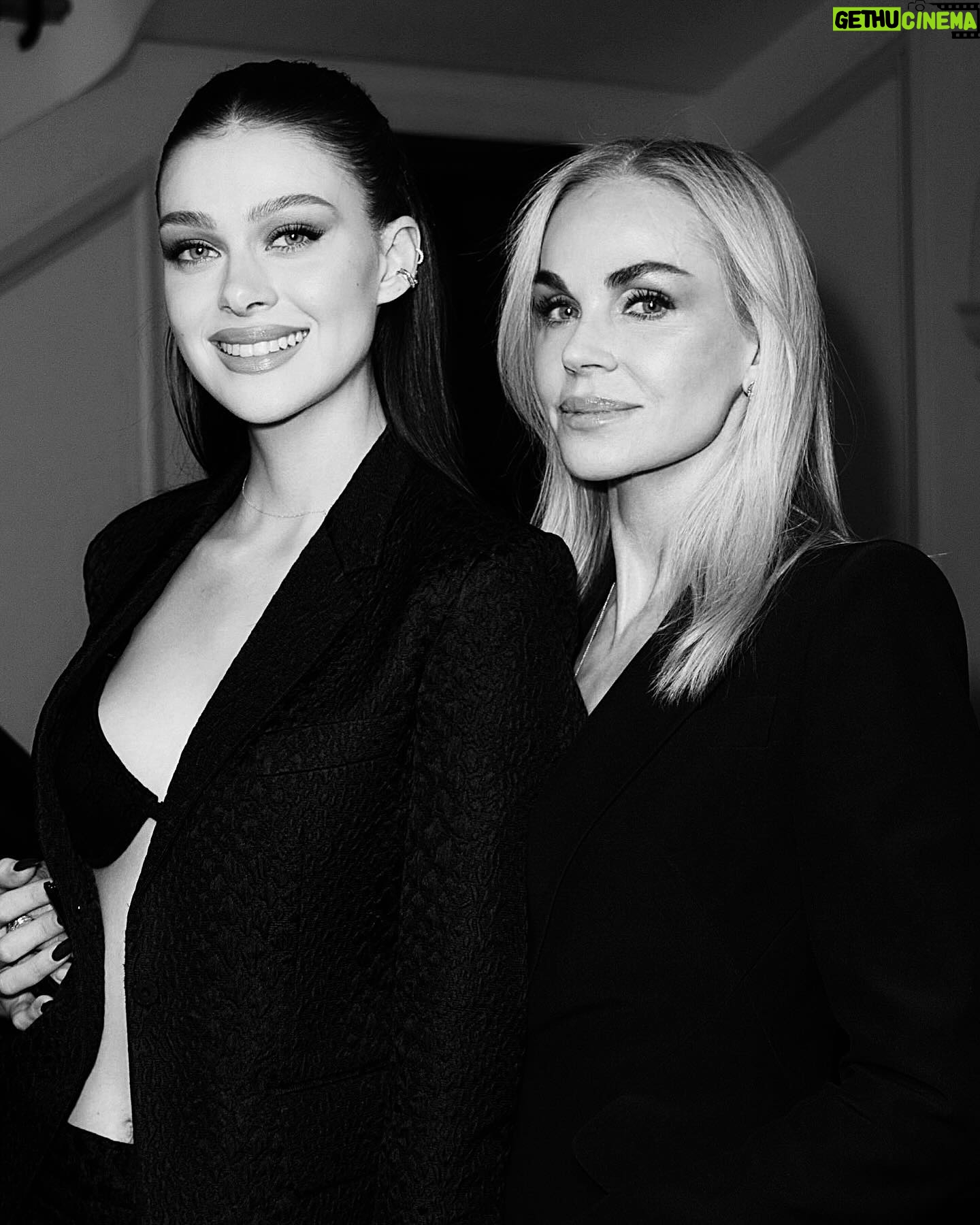 Nicola Peltz Beckham Instagram - happy birthday to my beautiful mom 🤍 i don’t know who i am without you - my earth angel i love you so much