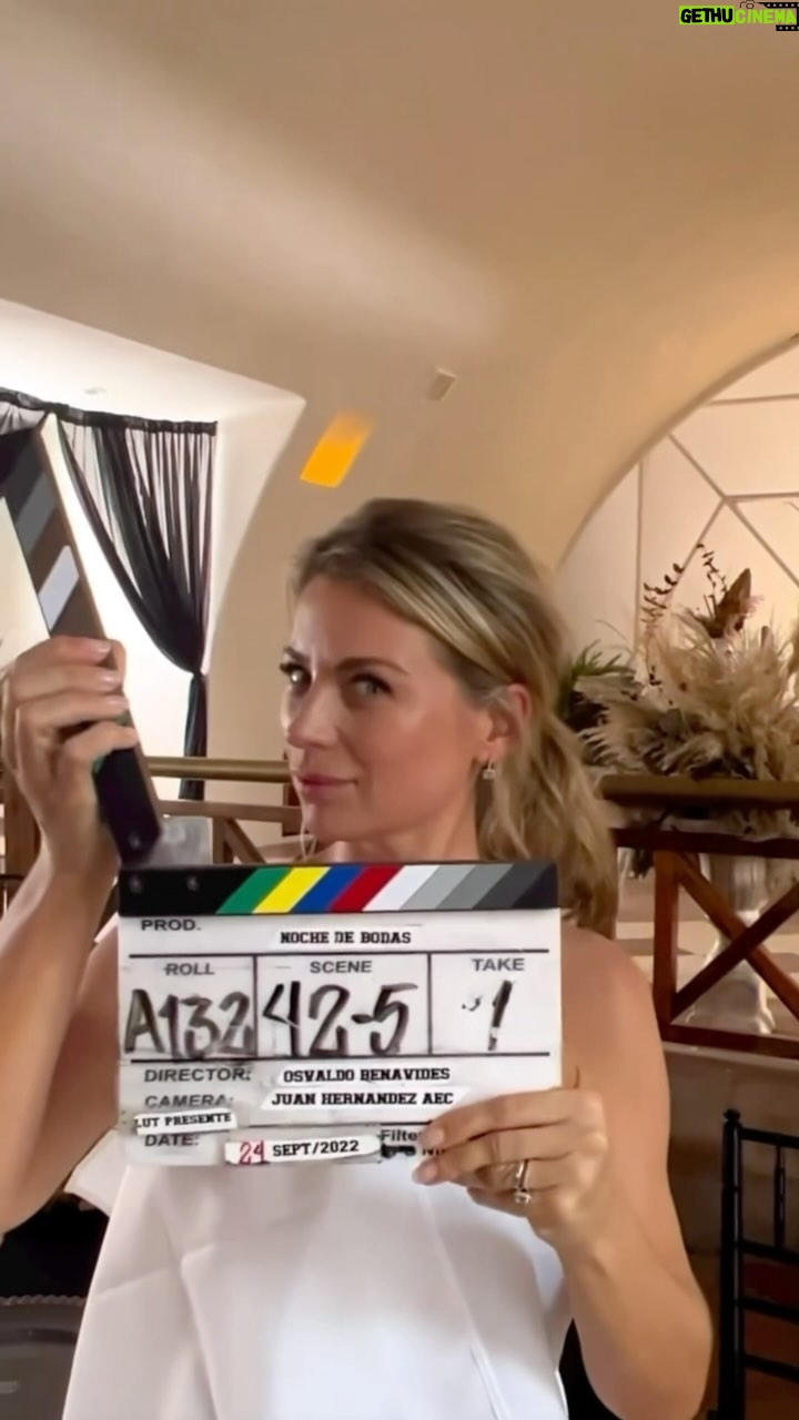 Ludwika Paleta Instagram - Les dejo una probadita de cómo gozamos haciendo esta película. #nochedebodas YA LA VISTE??? Qué esperas? Ya está en el cine 😤