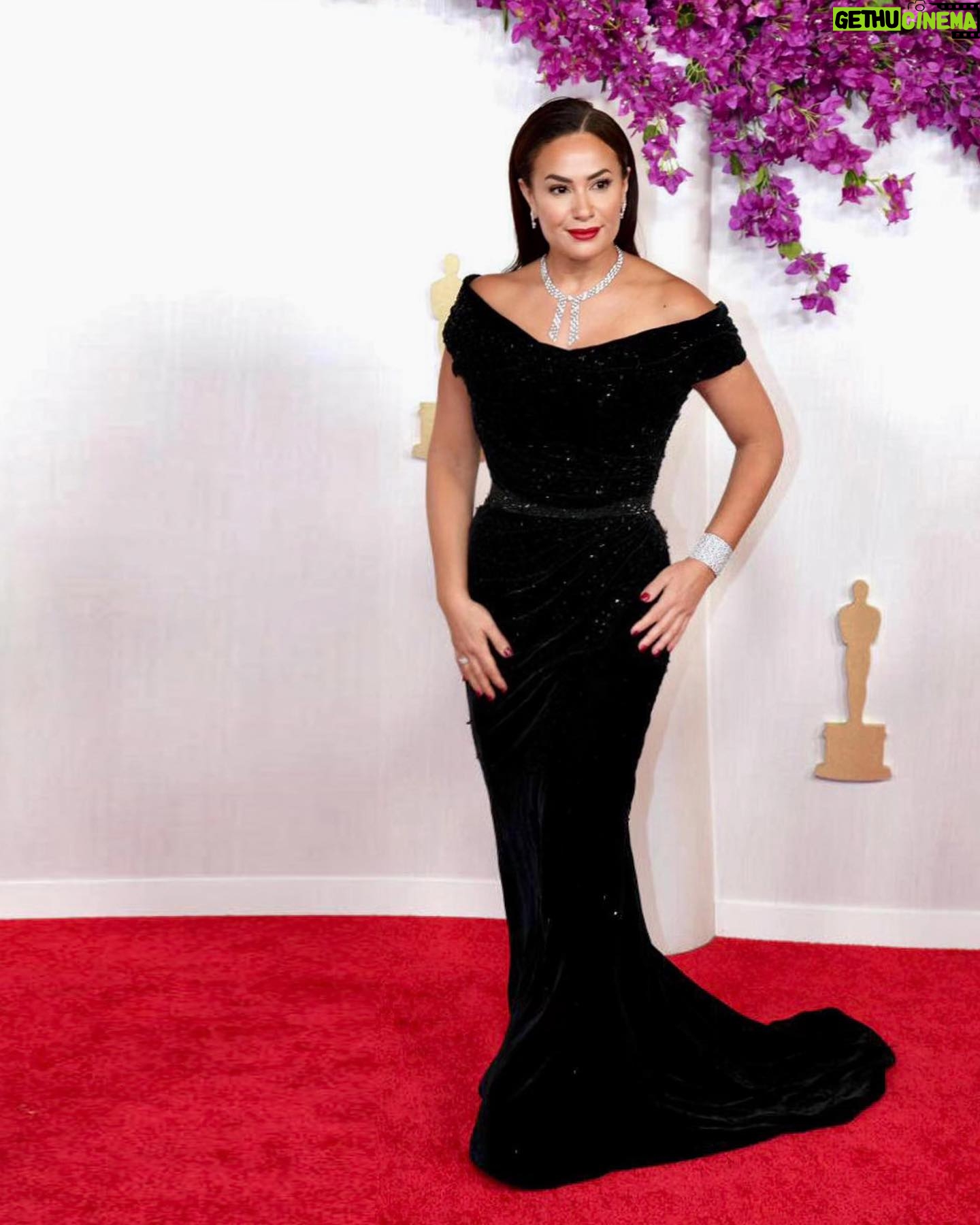 Hend Sabry Instagram - Last night was a little girl’s dream 💃🏻🤩🤩🎥
Thank you all for sharing it with us despite the time difference🌹💃🏻🥰
And thank you for cheering for @fourdaughtersthefilm 🙏 🙏 #oscars #oscars2024 #oscarnominee
@theacademy
Styled by @cedrichaddad #StyledbyCed
Dress @nicolasjebran
High jewelry @piaget
@personaeconsilium
M.U.A @bonnieeliz_
Hair @roykarame