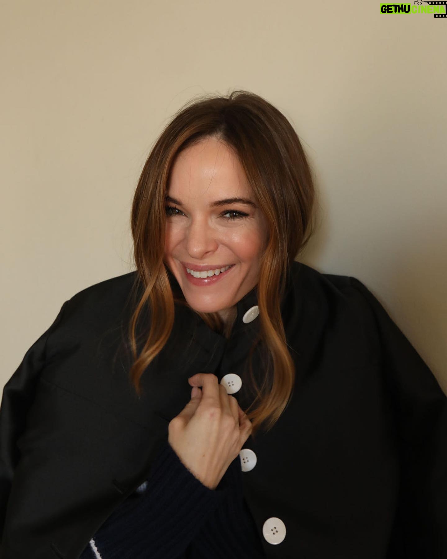 Danielle Panabaker Instagram - People who make you laugh are life’s treasures. Hold them close.