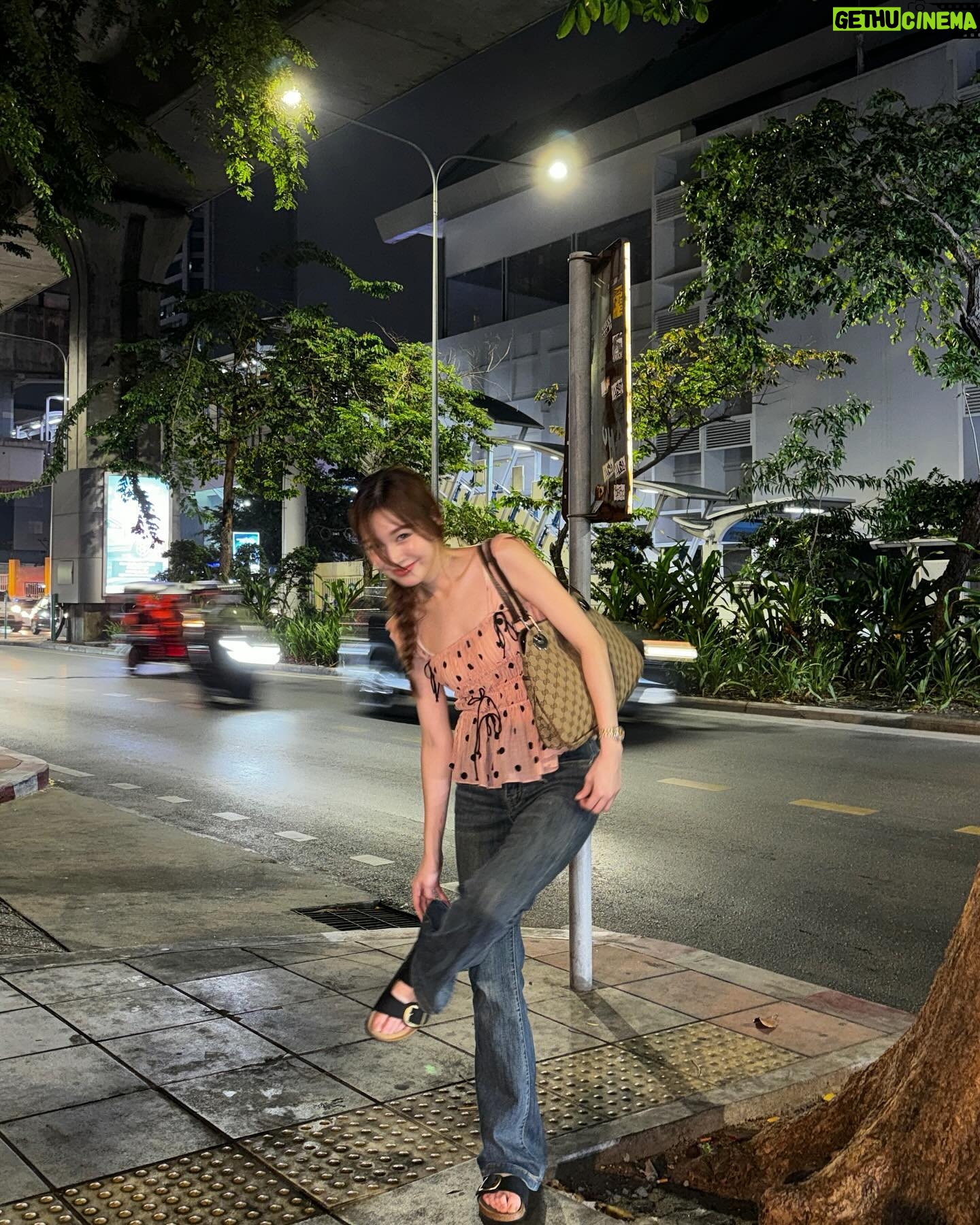 Pattranite Limpatiyakorn Instagram - 🚕👋🏻