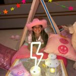 Jessie James Decker Instagram - Happy 10th birthday to my favorite girl in the whole world. Vivianne Rose you showed me what unconditional love is the day you were born. You light up every room you enter and I know you were born to do incredible things.  I’m so lucky to be your mama and I thank God for you every day. Happy birthday beautiful💖
