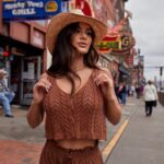 Jessie James Decker Instagram - Y’all are gonna CHOKE when you see this babe @jess.ves in the newest @kittenish collection! Head and shop now www.kittenish.com