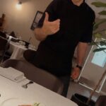 Fabiola Guajardo Instagram - Visita express a Miami, no podría perderme estar junto a @ferguajas en este día tan importante cumpliendo uno más de sus sueños, esta vez con la apertura de su restaurante @cidramiami un lugar lleno de sabor y mucho amor, que orgullo presumir y compartir noticias bonitas como esta. 
Felicidades Guapi!!! Eres un bonito ejemplo de que lo que sueñas lo puedes lograr!! Sé todo el corazón que le pusiste a esto!! ♥️

1. @dior 🧋✨
2. 💤
3. Entre tu vida y la mía 🎶
4. Late #2 por que llegué en vivo 👽
5. 🤳🏻 @ferguajas
6. Cuánto lleva de agua?? 
7. Uff Shrimp causa 🥂
8. Brindando con el que me aventaba zapatos a la cuna, la vida y sus vueltas 🤣
9. 😮‍💨 @cidramiami 
10. Foto con el 👨🏻‍🍳! Atención personalizada 5 ⭐️