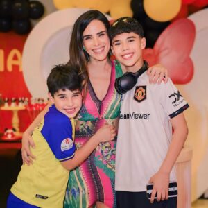 Wanessa Camargo Instagram - Dia de comemorar o aniversário da minha sobrinha Júlia, ao lado deles que eu amo tanto. 

Juju, que sua vida seja imensamente abençoada, cheia de saúde e muitas alegrias! Amamos você ❤

Fotos: BrazilNews