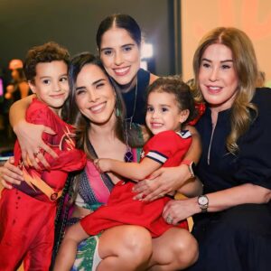 Wanessa Camargo Instagram - Dia de comemorar o aniversário da minha sobrinha Júlia, ao lado deles que eu amo tanto. 

Juju, que sua vida seja imensamente abençoada, cheia de saúde e muitas alegrias! Amamos você ❤

Fotos: BrazilNews