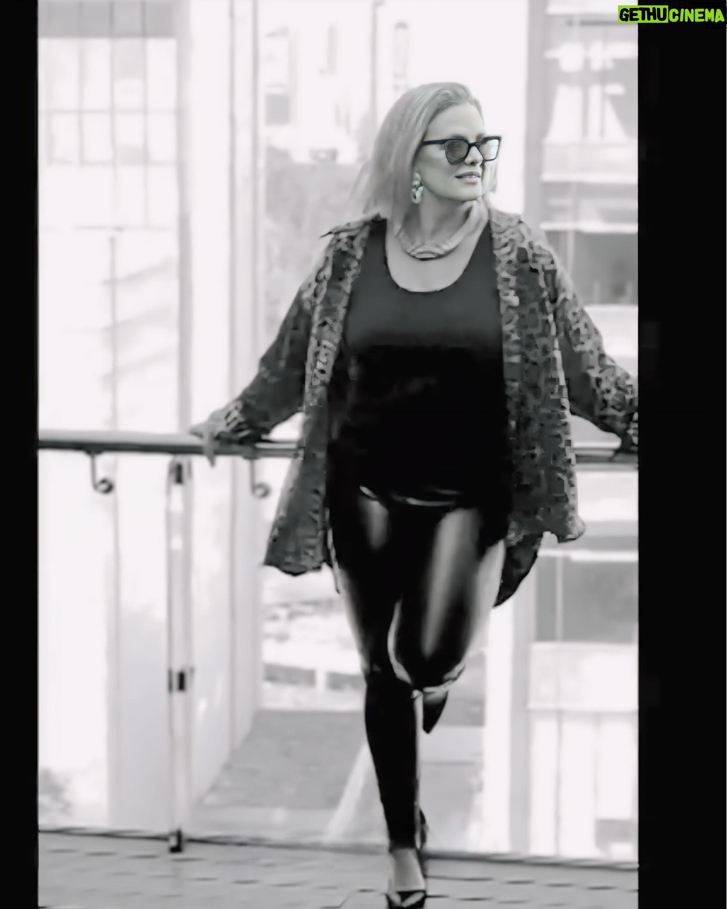 Erika Buenfil Instagram - Ni antes ni después, todo llega en el tiempo correcto y perfecto.