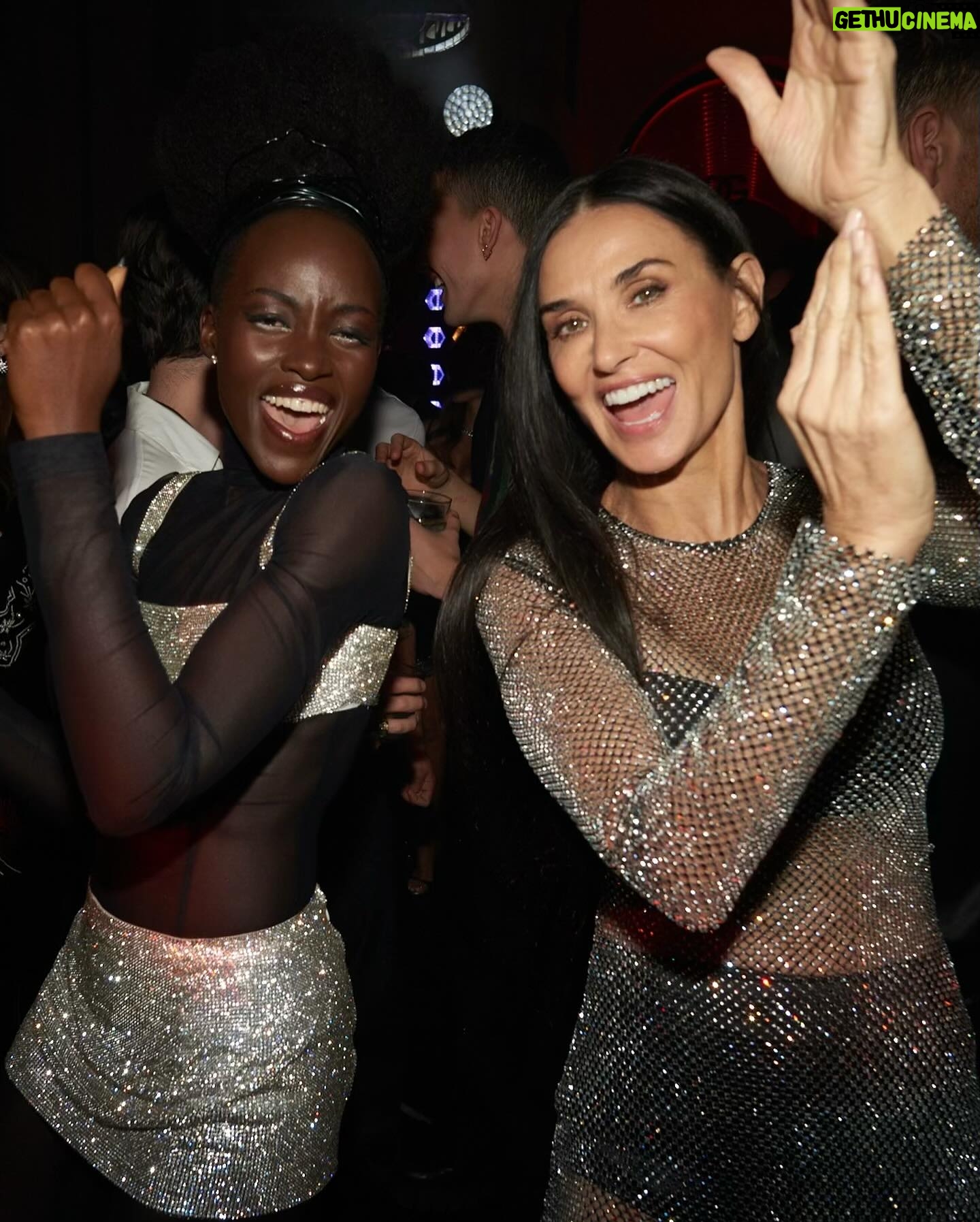Demi Moore Instagram - Shimmered and shimmied the night away ✨💃🏻 Congrats to @dolcegabbana on the opening of ‘Dal Cuore Alla Mani’ at the @palazzorealemilano!