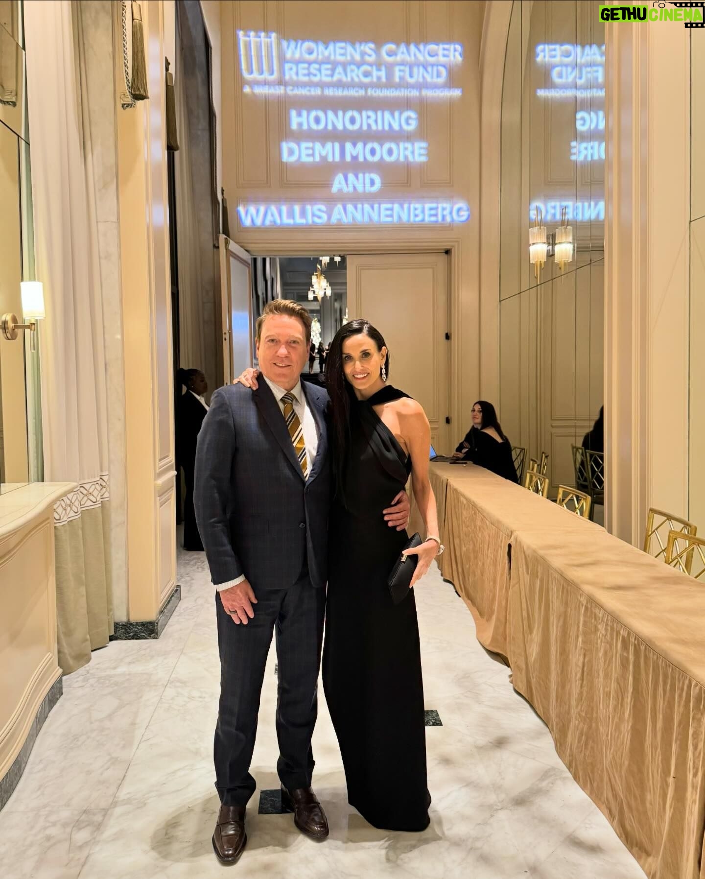 Demi Moore Instagram - A powerful night recognizing and celebrating the incredible work of the Women’s Cancer Research Fund ♥️ @wcrfcure