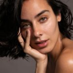 Esmeralda Pimentel Instagram - ¡Últimas horas para participar del Premio del Público de @iberia por la posibilidad de ganar una experiencia de cine en nuestro querido @xcaretpark , en la fantástica @rivieramayamx ! 🔥🔥🔥

No te pierdas la oportunidad de disfrutar de una noche mágica junto a nuestras dos talentosas presentadoras, @esmepimentel y @majidaissa ❤️❤️❤️

📍Entra en el link de nuestra bio y participa

#PLATINOXcaretRivieraMaya