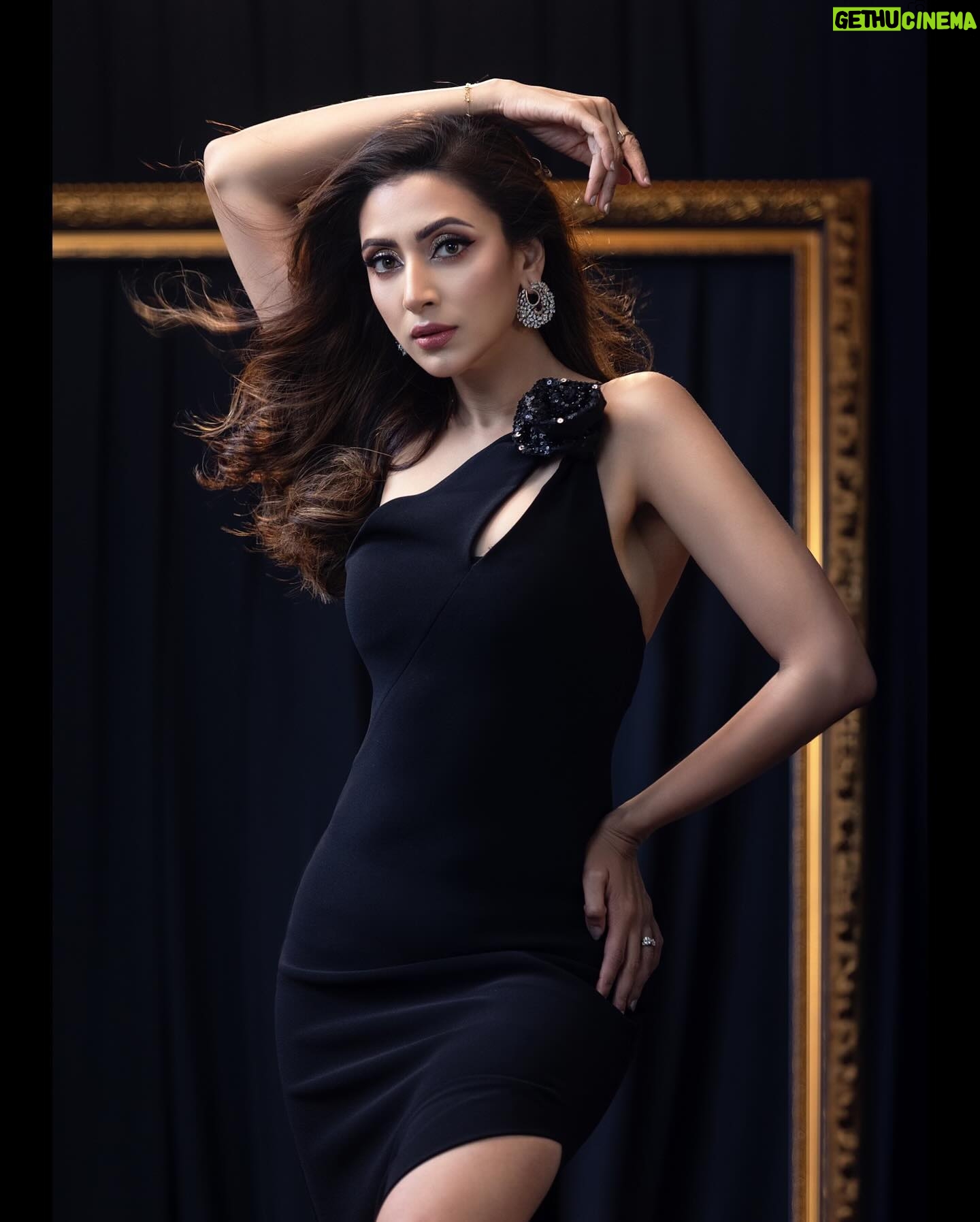 Bidya Sinha Saha Mim Instagram - 🖤🖤🖤
