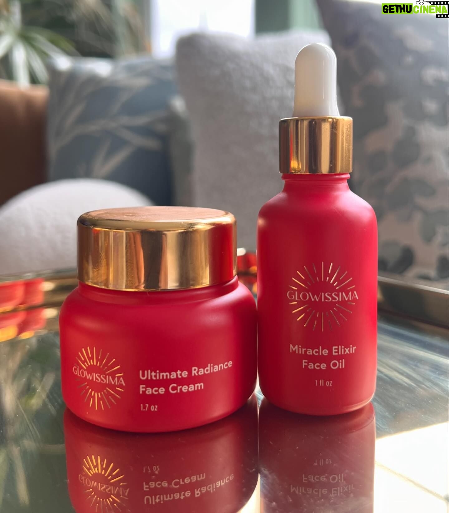 Cynthia Bailey Instagram - my longtime friend of over 30 years @danahillrobinson and I have been working hard on something special that’s going to make your skin GLOW!
we had an amazing day at @landinginternational’s inaugural @voicesofbeautysummit event meeting @jcruel EIC of @allure.
Coming soon…stay tuned for @glowissima!🌺💞
#glowissima
#revealyourglow
#skincareobsessed
#nourishyourskin
#healthyskin
#cofounders