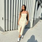 Daniela Calle Instagram - 1. Me cuesta mucho abrir los ojos en el sol🫣
2. Si ya seeeee que no me quito los Samba pero es que los amo en todos sus colores y presentaciones. 🤩