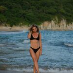 Ludwika Paleta Instagram – #TBT a uno de los proyectos más divertidos en los que he estado. Risas, gozo, amigos, noches estrelladas, abrazos, mezcal, luna, playa.
Qué más se puede pedir?  Ya vieron NOCHE DE BODAS? 
YA EN CINES 🍿
.
.
.
📷 @_kbocanegra
