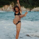 Ludwika Paleta Instagram – #TBT a uno de los proyectos más divertidos en los que he estado. Risas, gozo, amigos, noches estrelladas, abrazos, mezcal, luna, playa.
Qué más se puede pedir?  Ya vieron NOCHE DE BODAS? 
YA EN CINES 🍿
.
.
.
📷 @_kbocanegra