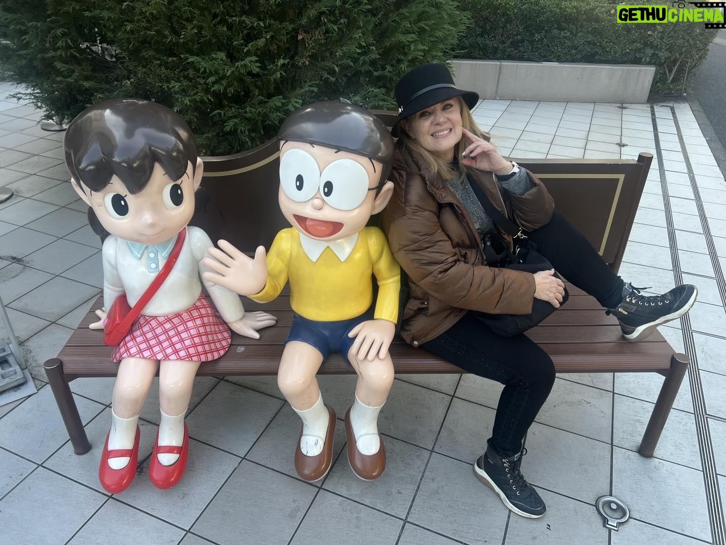 Erika Buenfil Instagram - #tbt. #viajes la vida siempre trae sorpresas. Confía. Fe