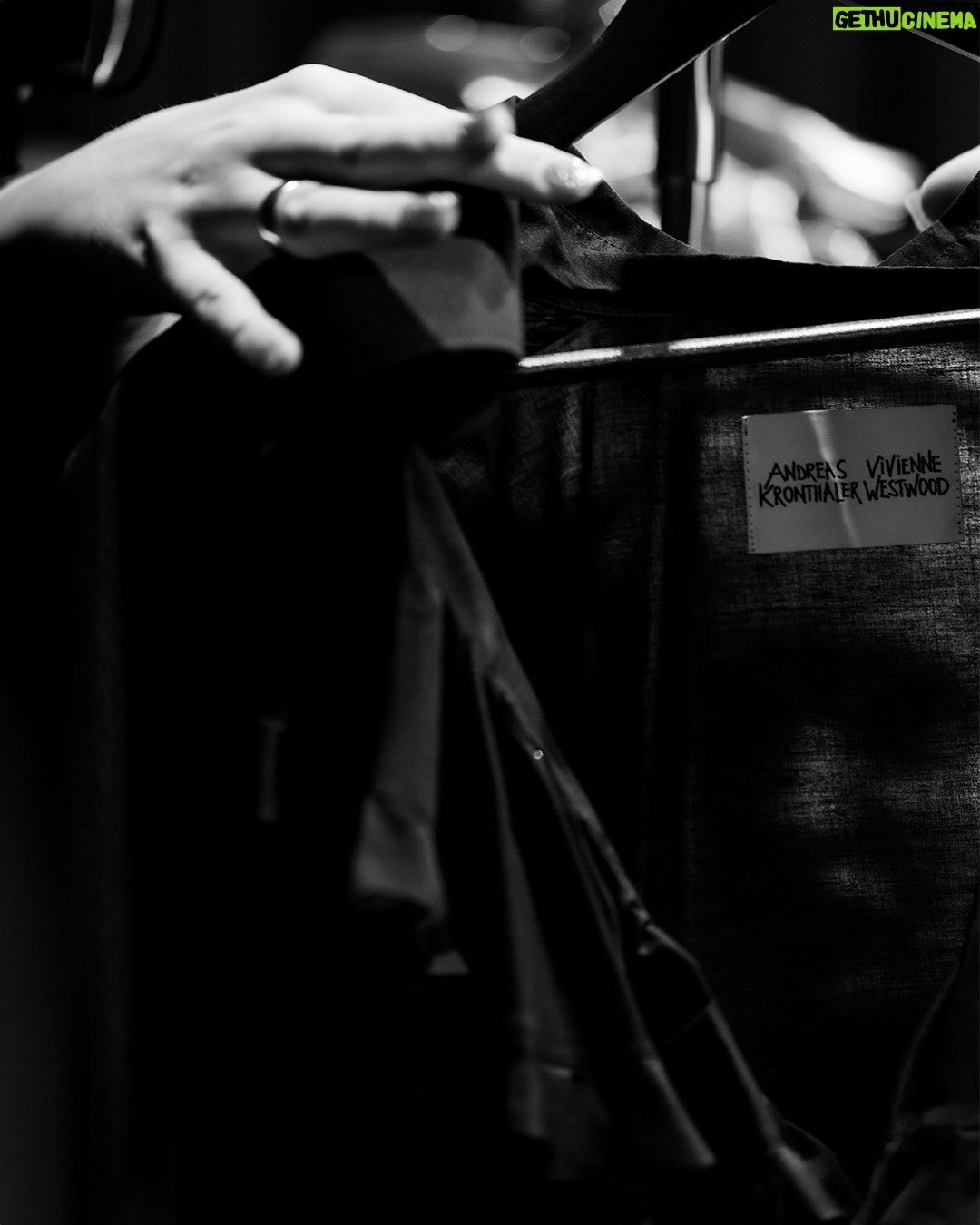 Vivienne Westwood Instagram - “It’s been a great experience for me and everybody at Westwood to get to know Sam and to make the looks for the Blackout shows …. Sam has such good energy and I am pleased above all to have become a friend ….
Wishing them a fantastic start in south America…..”
- @ndreaskronthaler
@Samsmith is enveloped in voluminous black silk taffeta with cascading train and jet black Chloris bow earrings.
GLORIA: The Blackout continues across South America before heading to Europe.