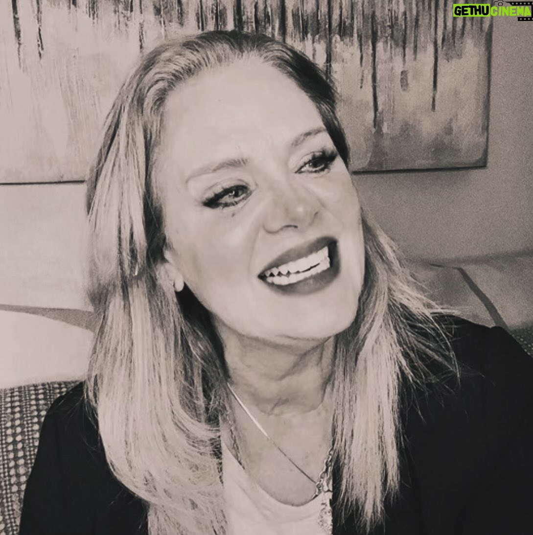 Erika Buenfil Instagram - Y gracias a Dios, por lo que pones, por lo que quitas, y por lo que acomodas. Ten fe no prisa 🫶🏻