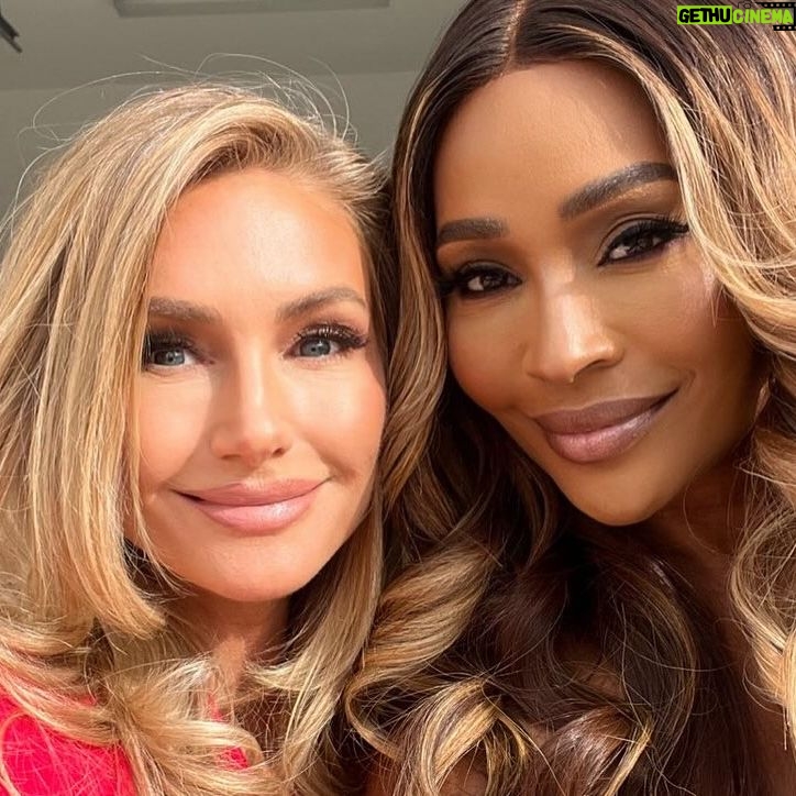 Cynthia Bailey Instagram - fabulous photo shoot with the amazing @jimjordanphotography with these beautiful ladies for @ringmybelleco. exciting news coming!🔔
@megsmakeup1
@meredithmarks
@countessluann
@branderoderick