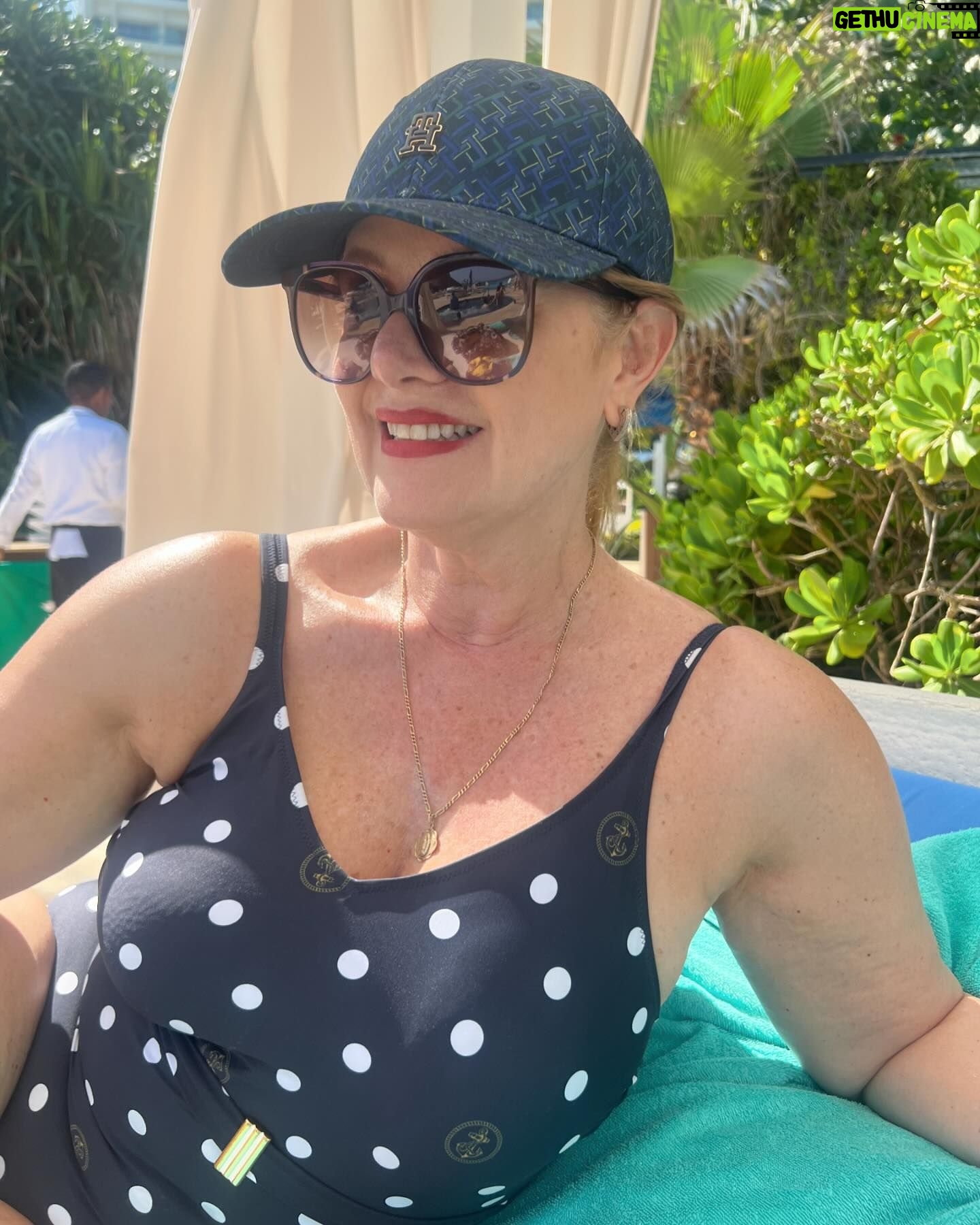 Erika Buenfil Instagram - Vitamina sol. @liveaquacancun