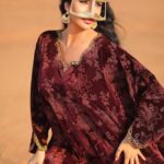 Lamitta Frangieh Instagram - Desert Queen charm by @meathany_boutique 🌙

📸 @karim.rady.photography 
Makeup @lasirenegroup 
.
.
#ramadankareem #desertvibes #jallabiah #lamittafrangieh #queenofdesert🐫 #dubai #oman #saudiarabia #qatar #bahrain #egypt🇪🇬 #iraq