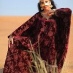 Lamitta Frangieh Instagram - Desert Queen charm by @meathany_boutique 🌙

📸 @karim.rady.photography 
Makeup @lasirenegroup 
.
.
#ramadankareem #desertvibes #jallabiah #lamittafrangieh #queenofdesert🐫 #dubai #oman #saudiarabia #qatar #bahrain #egypt🇪🇬 #iraq