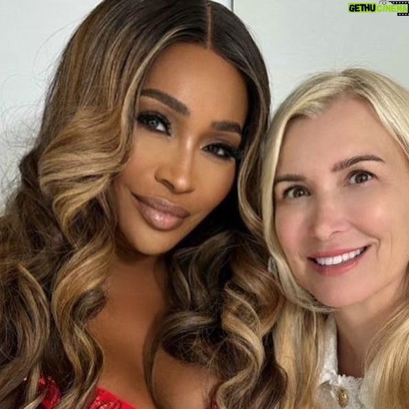 Cynthia Bailey Instagram - fabulous photo shoot with the amazing @jimjordanphotography with these beautiful ladies for @ringmybelleco. exciting news coming!🔔
@megsmakeup1
@meredithmarks
@countessluann
@branderoderick