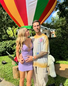Jésica Cirio Instagram - A punto de comenzar un nuevo año de vida 🎂 ¡Ya llega mi cumple! Y estoy feliz de poder festejarlo con tanta gente que quiero y amo 🩷