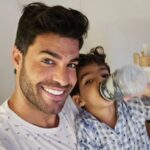 Paula Echevarría Instagram – Te queremos papi chulo! ♥️♥️♥️
Feliz día! 
#DeTalPaloTalAstilla
#ComoDosGotasDeAgua