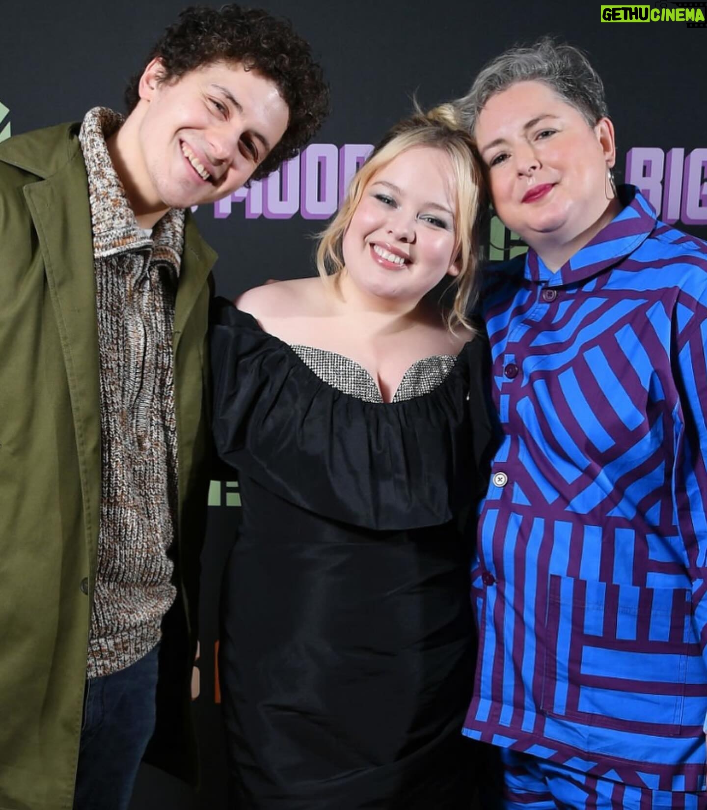 Nicola Coughlan Instagram - Bridgerton Fam x Derry Girls Fam x Big Mood Fam
I love every gorgeous person who came to our London Premiere you’re all perfect and special and you all deserve a cake
And yes it’s taken me ages to share these Mamma is BUSY ok?
3 Days to go till #BigMood on @channel4
4 days till Big Mood on @stanaustralia