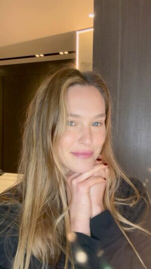 Bar Refaeli Instagram - 8 minute 💄