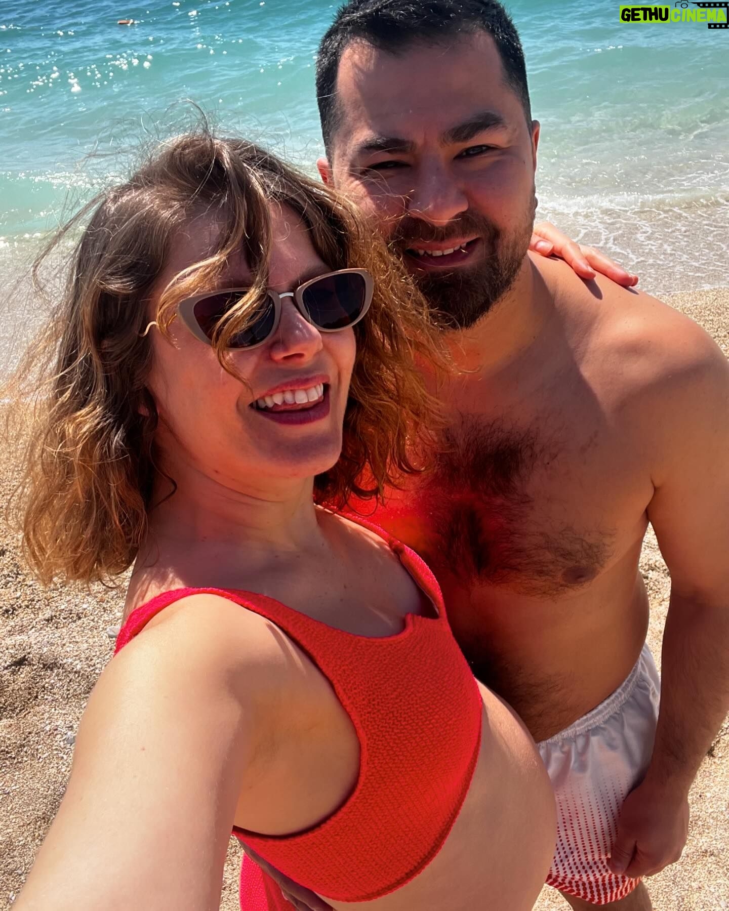 Burcu Biricik - 446.5K Likes - Minikoyla ilk deniz βοΈπΈπ