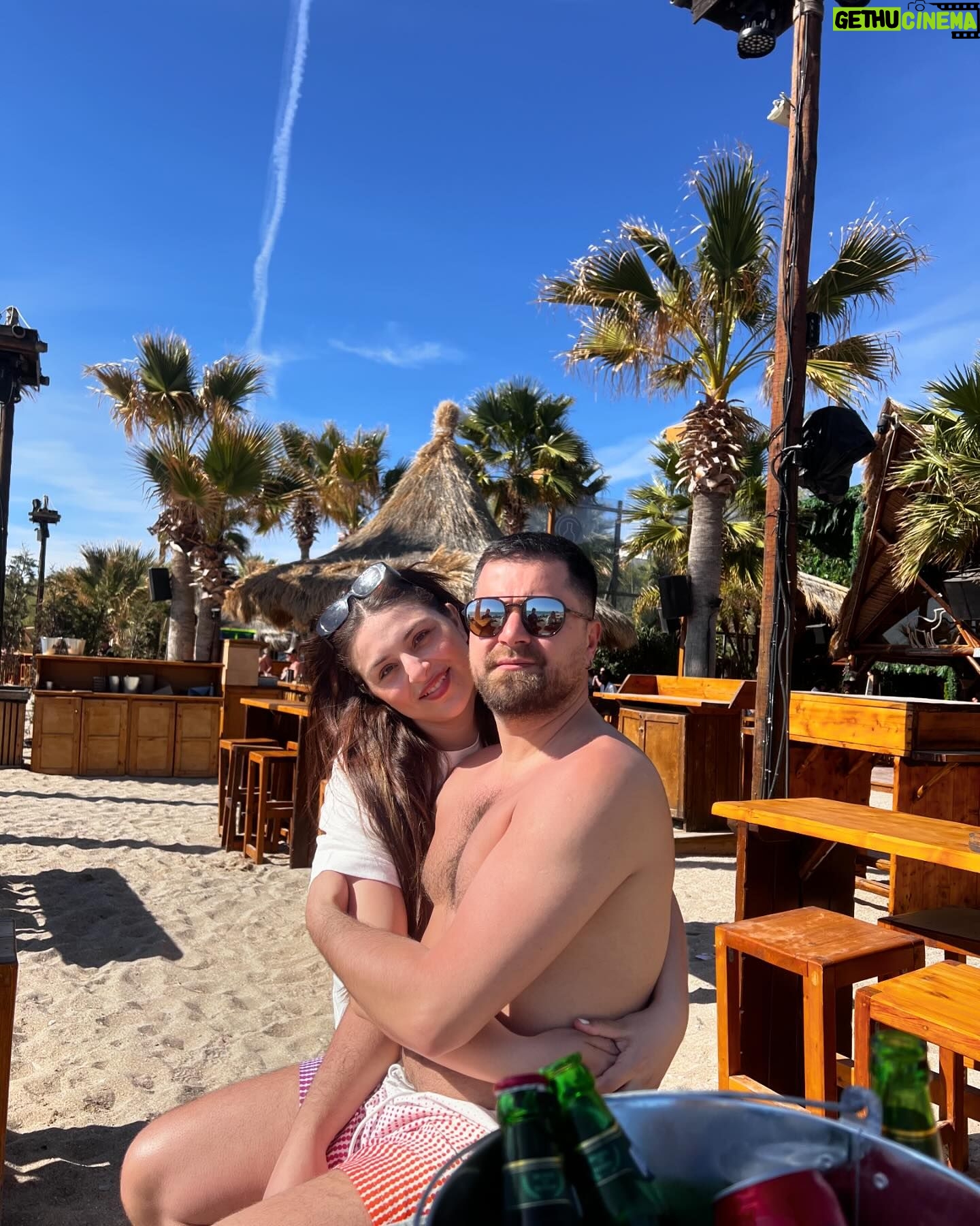 Burcu Biricik - 446.5K Likes - Minikoyla ilk deniz βοΈπΈπ