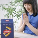 Marie Kondo Instagram – @Barilla and Marie Kondo are teaming up to show you how to creatively reuse your Barilla boxes to mail pre-loved products after selling them online.

Discover these packing tips and share with us how you try it out for yourself using #BarillaSecondhandBox 📦♻️

Happy Global Recycling Day! 🌍

#GlobalRecyclingDay #BarillaSecondhandBox