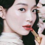 Shin Min-a Instagram - @cledepeaubeaute @ellekorea ✨💄💋