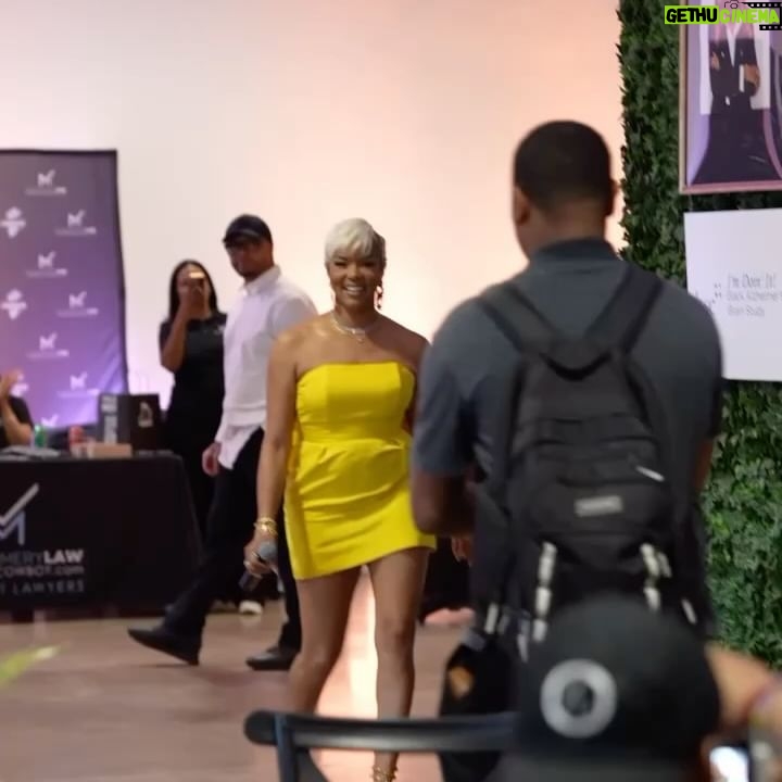 LeToya Luckett Instagram - ✨BUSY✨
I thoroughly enjoyed performing for my loves at BQAF!! We had a tiiiiiimmmeee! 💃🏽😎
Also loved speaking in Dallas at the “She is awards” the energy in the room was beautiful 💛
Makeup: @colordujour
Hair: @thastylist18
