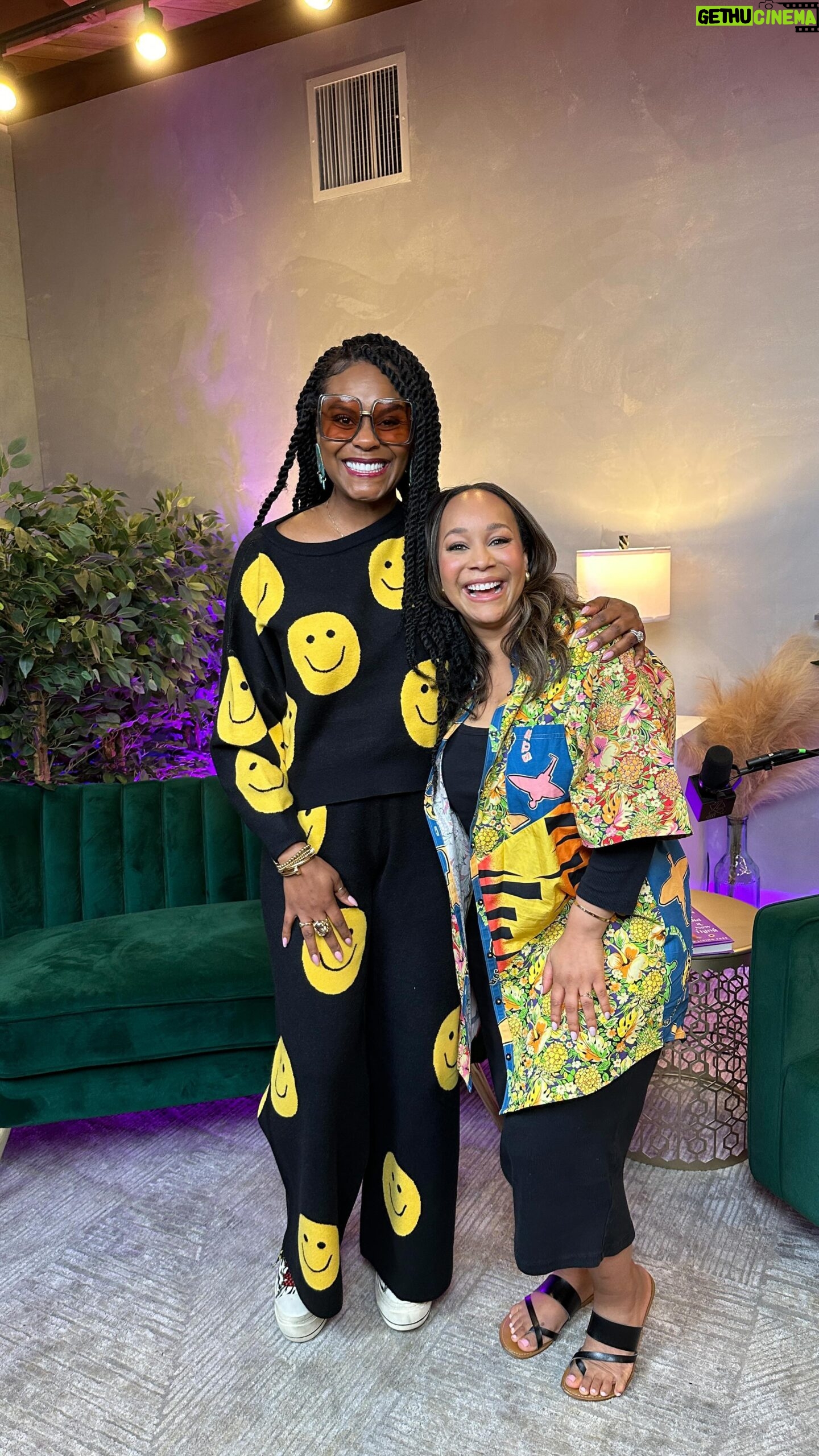 Tabitha Brown Instagram - Wisdom from the indomitable @iamtabithabrown was in abundance on this week’s episode of @thejourneybymdb as we discuss the behind the scenes of her business empire
Comment TAB to get the full episode DM’d to you