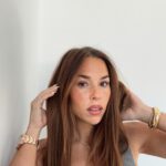 Stéphanie Durant Instagram - Get ready with me : everyday makeup 💘

Produits utilisés : 

Crème hydratante @laneige_eu 
Fond de teint @charlottetilbury 
Anti cernes @armanibeauty
Contour @fentybeauty 
Blush @charlottetilbury 
Poudre @fentybeauty 
Mascara @benefitfrance 
Fixateur sourcils @refybeauty
Crayon @maccosmeticsfrance
Gloss @laneige_eu

Collaboration non commerciale ( j’ai tout acheté 🙃)