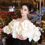 Fan Bingbing Instagram - In the spirit of giving at The Children Ball in @rosewoodhongkong. 🫶 @wempfoundation @nakedheartfoundation @adriancheng @natasupernova 

Dress: @richardquinn Fall/Winter 2024, coordinated by @wishgui3
HMU: @huyiyin8
Photography: @shayneyzs
PR & Management: @jerseychong