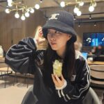 Park Bo-young Instagram - 🍦😋