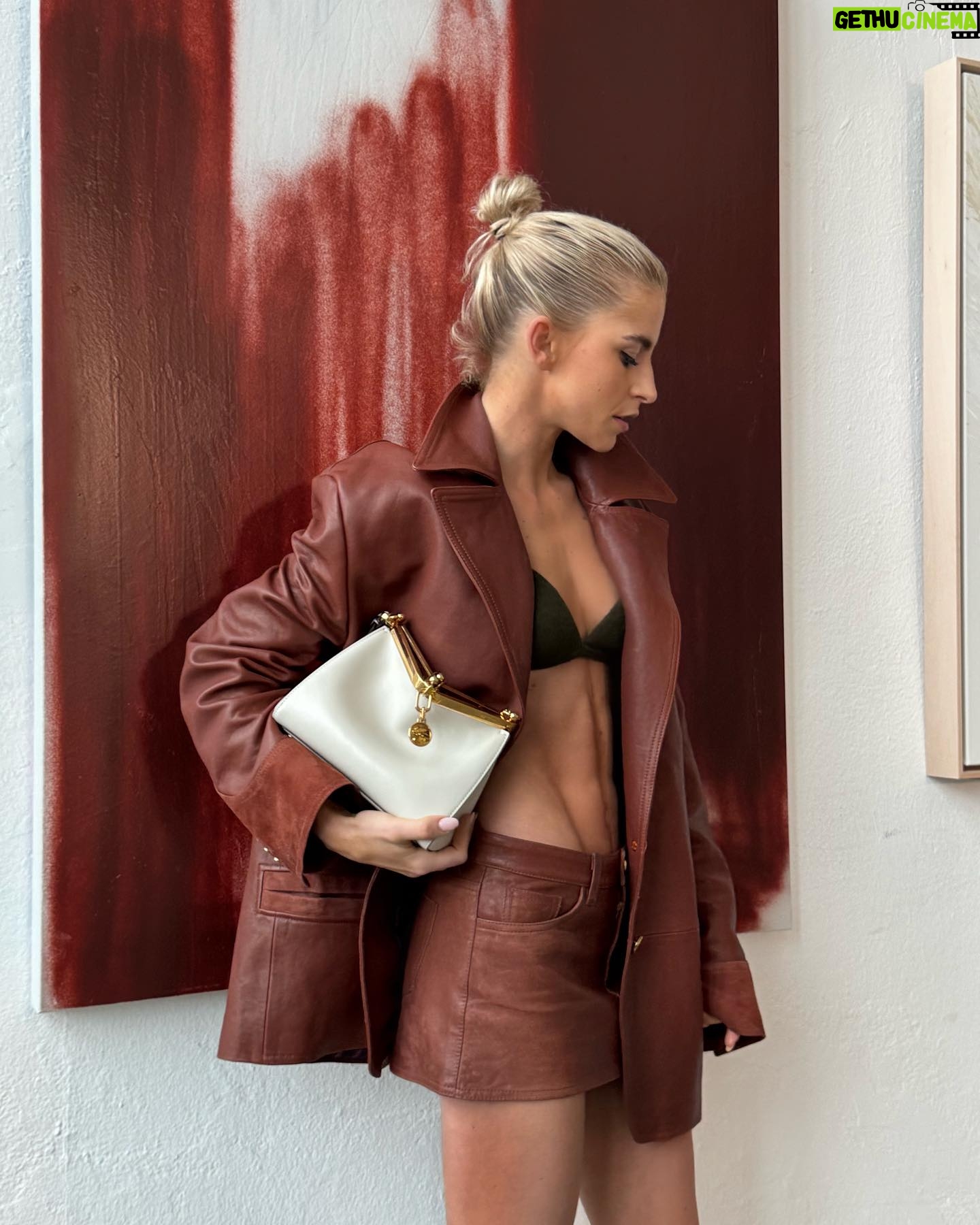 Caro Daur Instagram - Anzeige // skirt as short as my attention span @etro @marcodevincenzo #EtroVelaBag 🙃 shot by @jannisbrandt